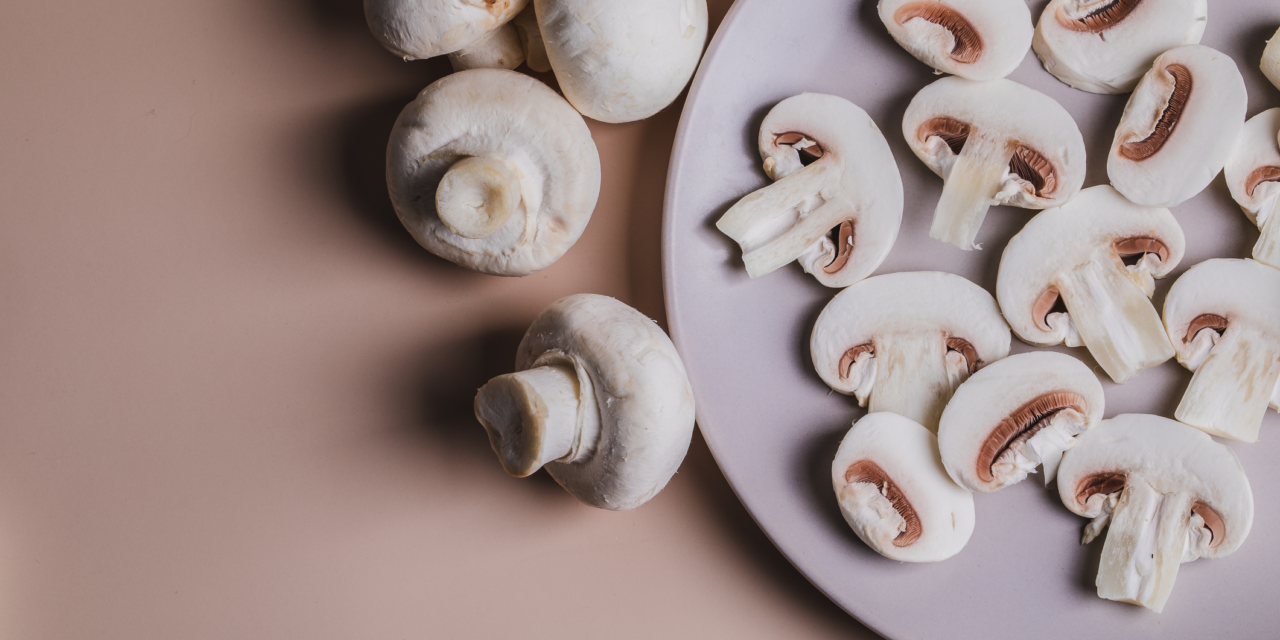 These Are the Types of Mushrooms a Dietitian and Chef Want You To *Dig* Into This Season